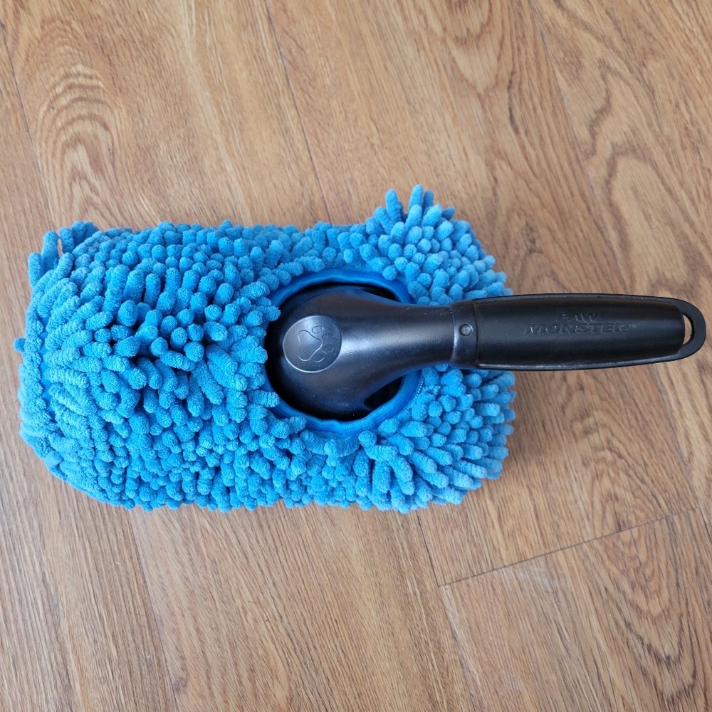 Dog Paw Cleaner Oster 3 in 1 Paw Monster Grooming Tool